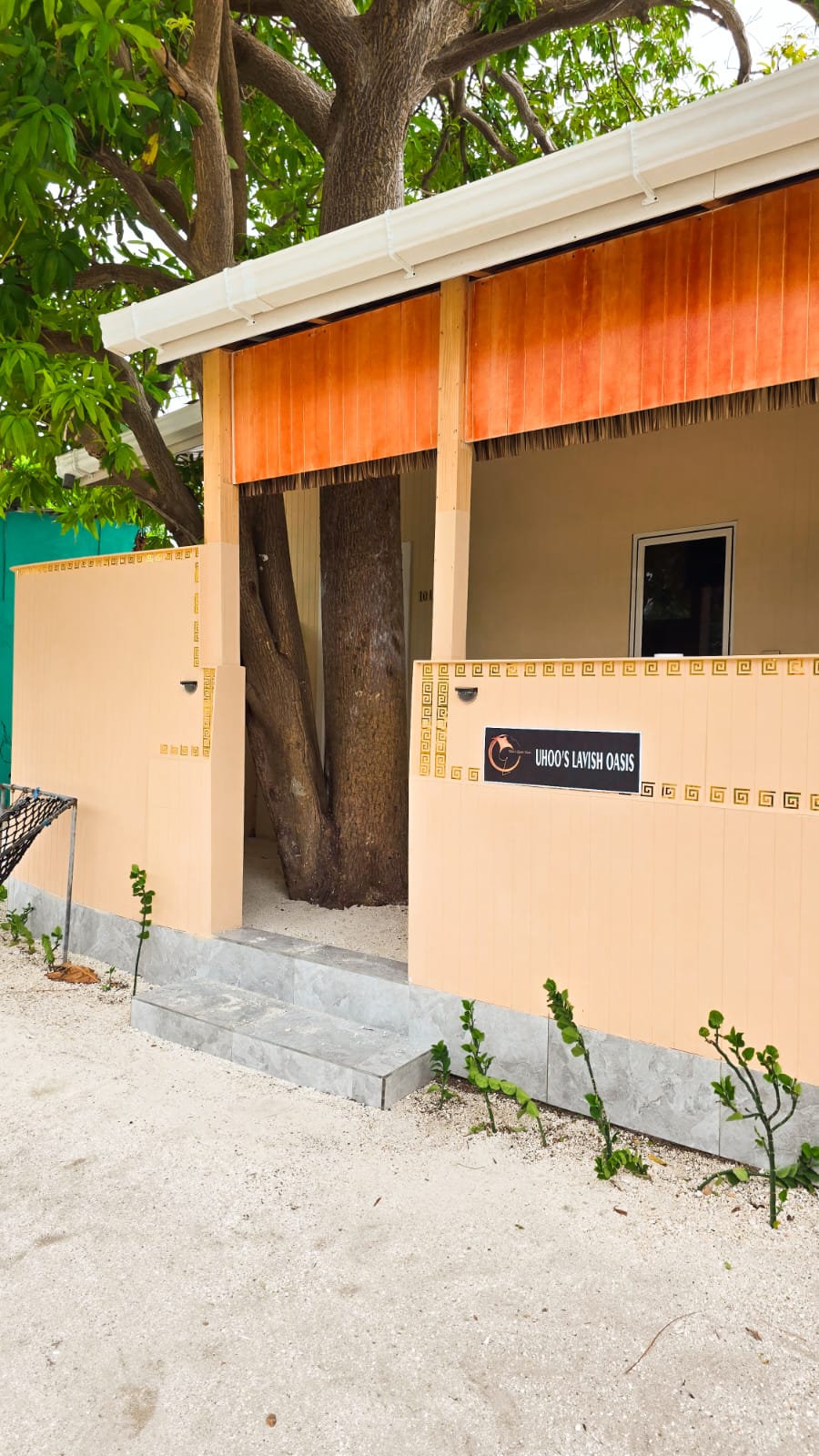 Uhoo's Lavish Oasis exterior